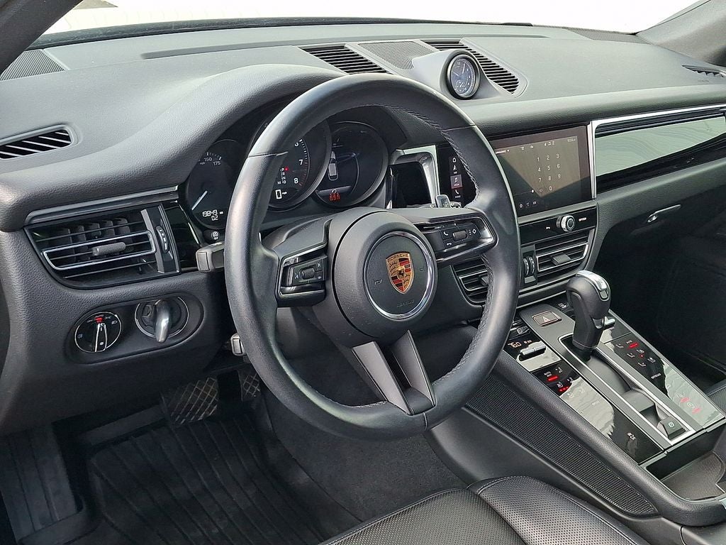 2023 Porsche Macan Base