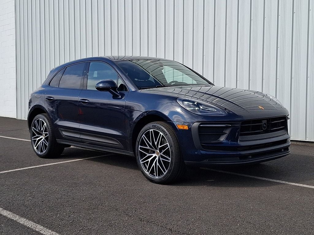 2023 Porsche Macan Base