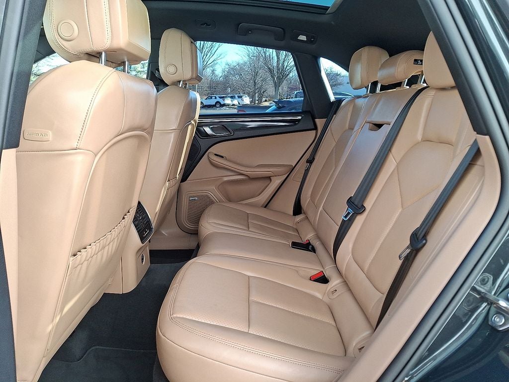 2025 Porsche Macan Base