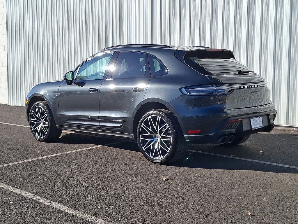 2025 Porsche Macan Base