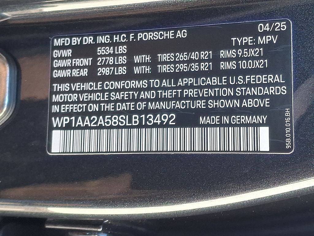 2025 Porsche Macan Base