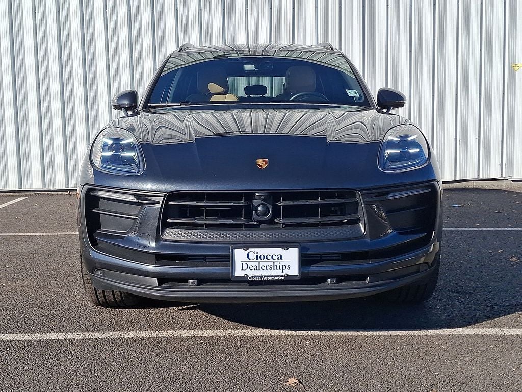 2025 Porsche Macan Base