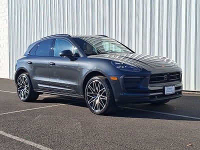 2025 Porsche Macan Base