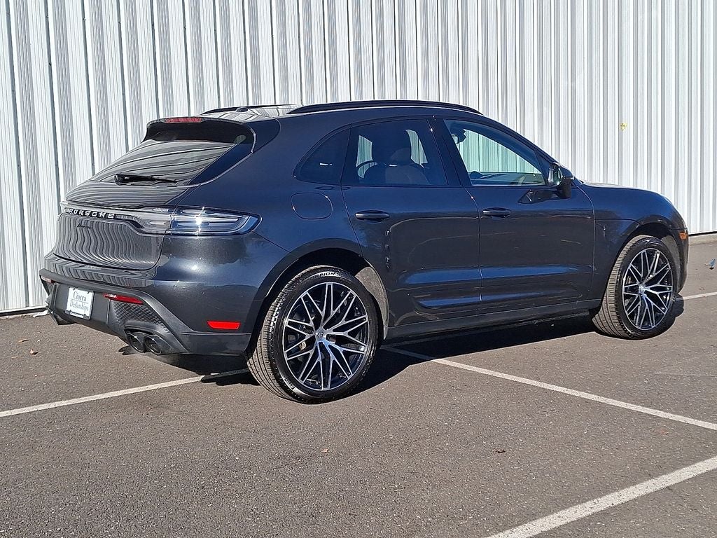 2025 Porsche Macan Base