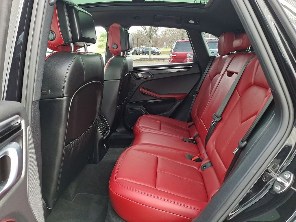 2025 Porsche Macan T