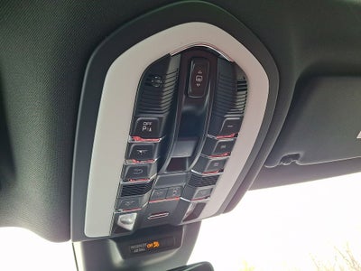 2025 Porsche Macan T