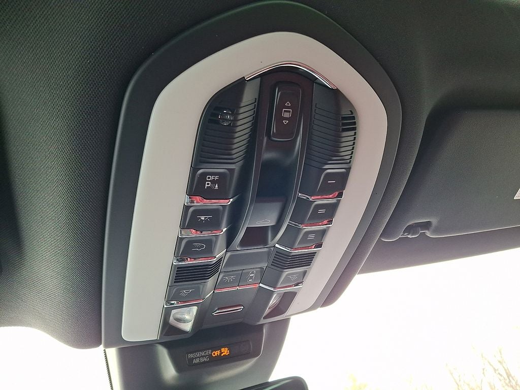 2025 Porsche Macan T