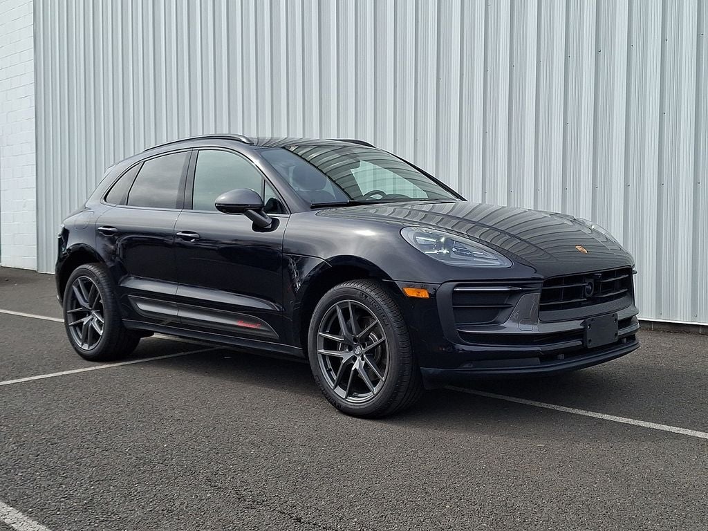 2025 Porsche Macan T