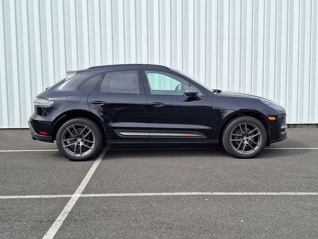 2025 Porsche Macan T