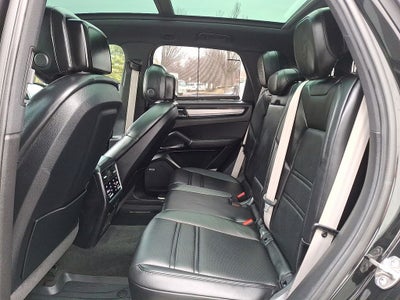 2023 Porsche Cayenne Platinum Edition