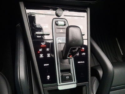 2023 Porsche Cayenne Platinum Edition