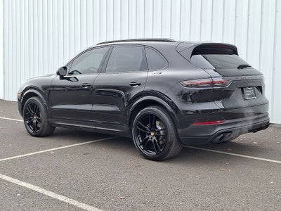2023 Porsche Cayenne Platinum Edition
