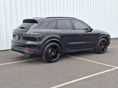 2023 Porsche Cayenne Platinum Edition
