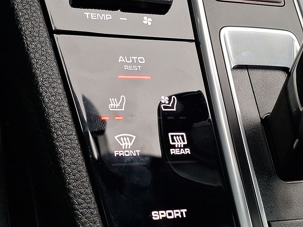 2022 Porsche Cayenne Platinum Edition