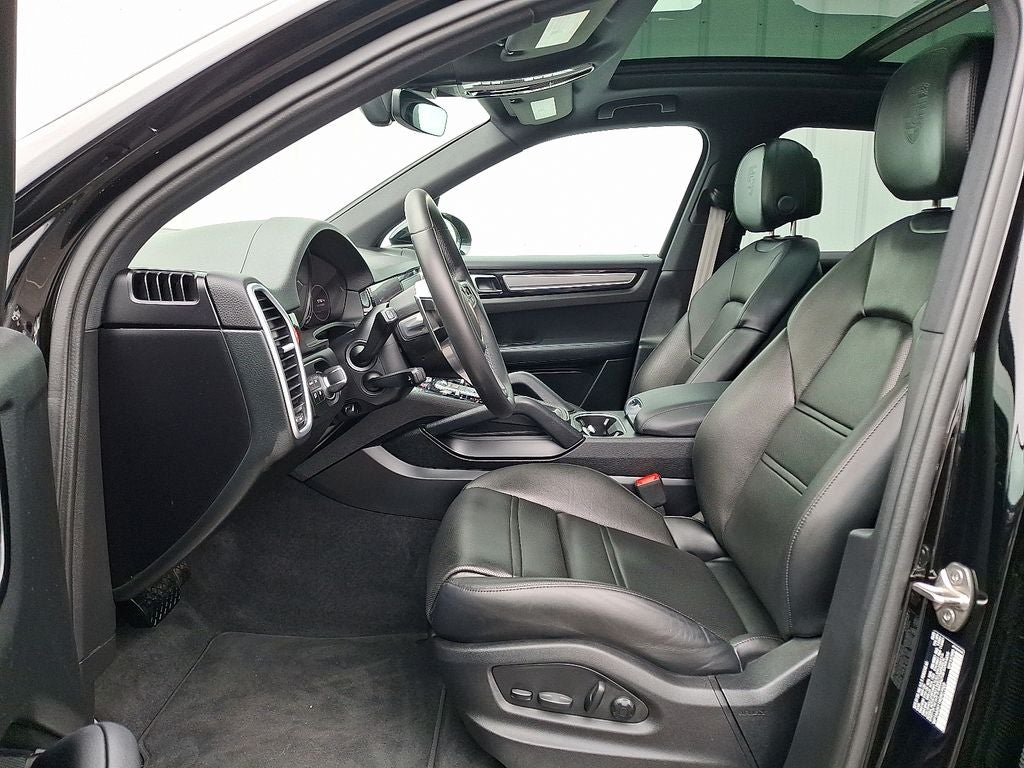 2022 Porsche Cayenne Platinum Edition