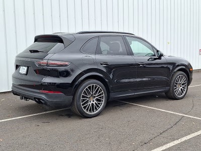 2022 Porsche Cayenne Platinum Edition