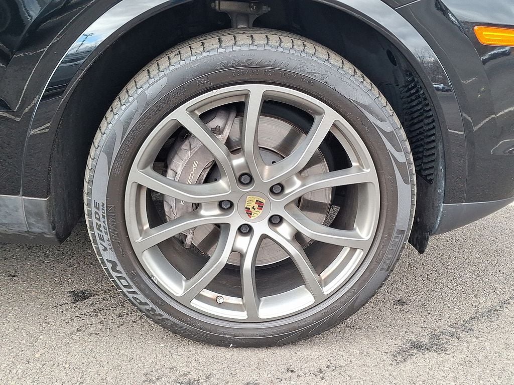 2023 Porsche Cayenne Base