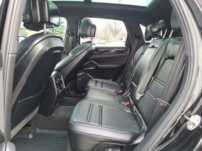 2023 Porsche Cayenne Base