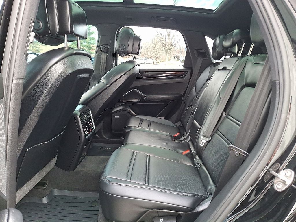 2023 Porsche Cayenne Base