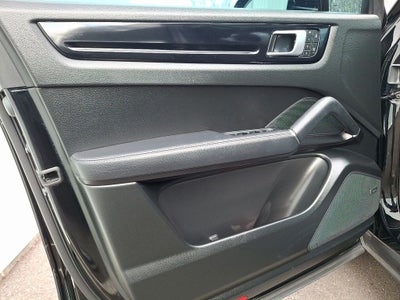 2023 Porsche Cayenne Base