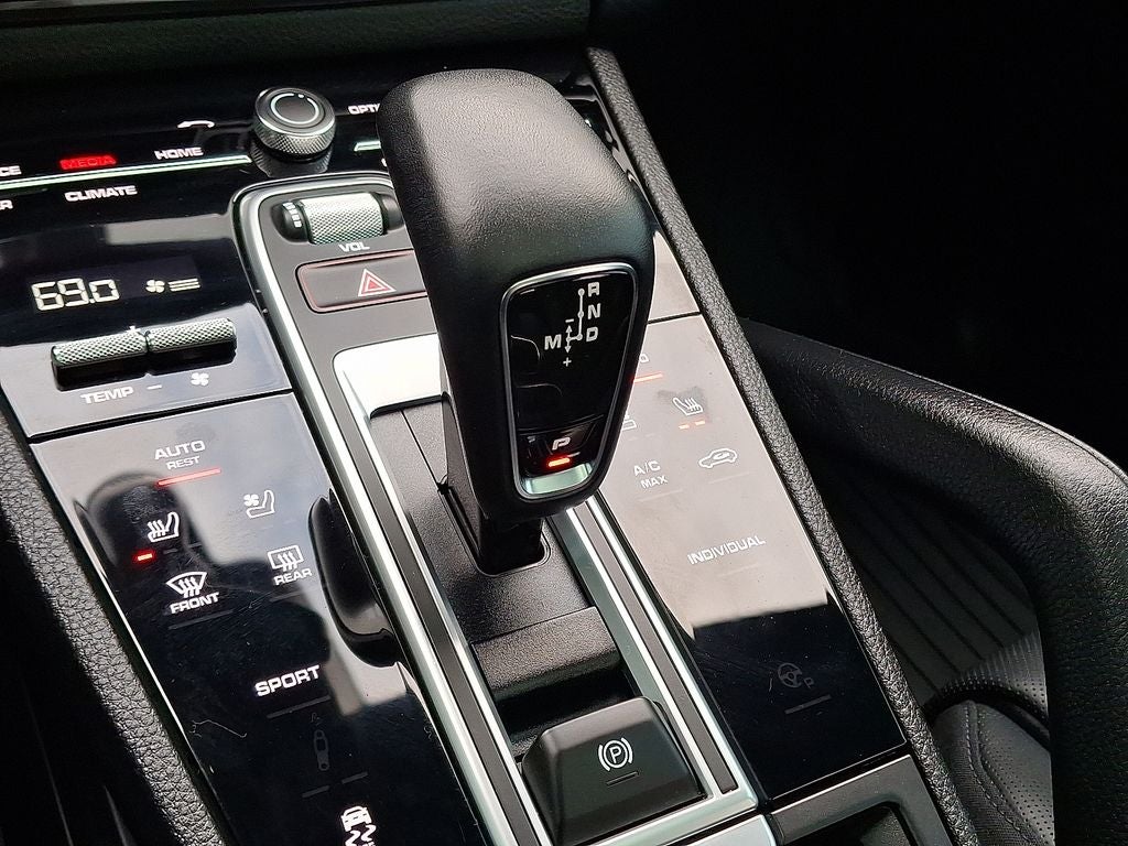 2023 Porsche Cayenne Base