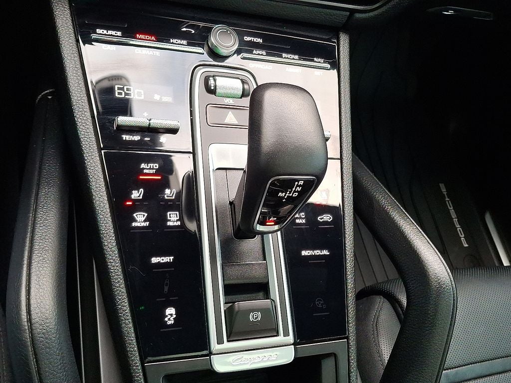 2023 Porsche Cayenne Base