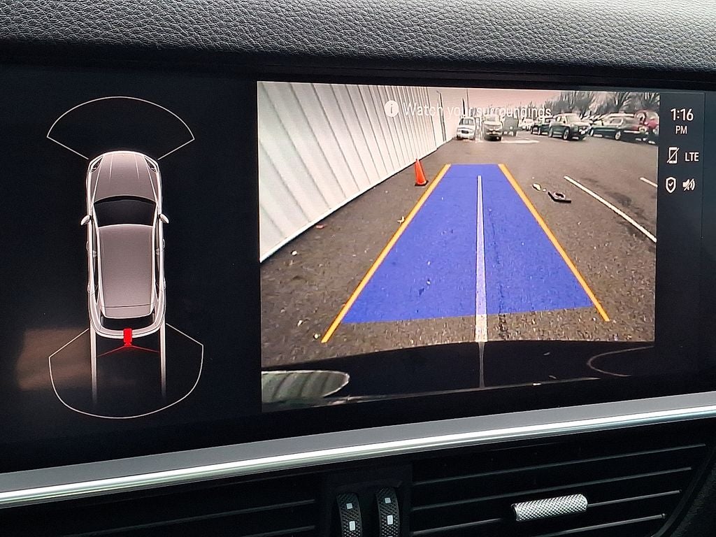 2023 Porsche Cayenne Base