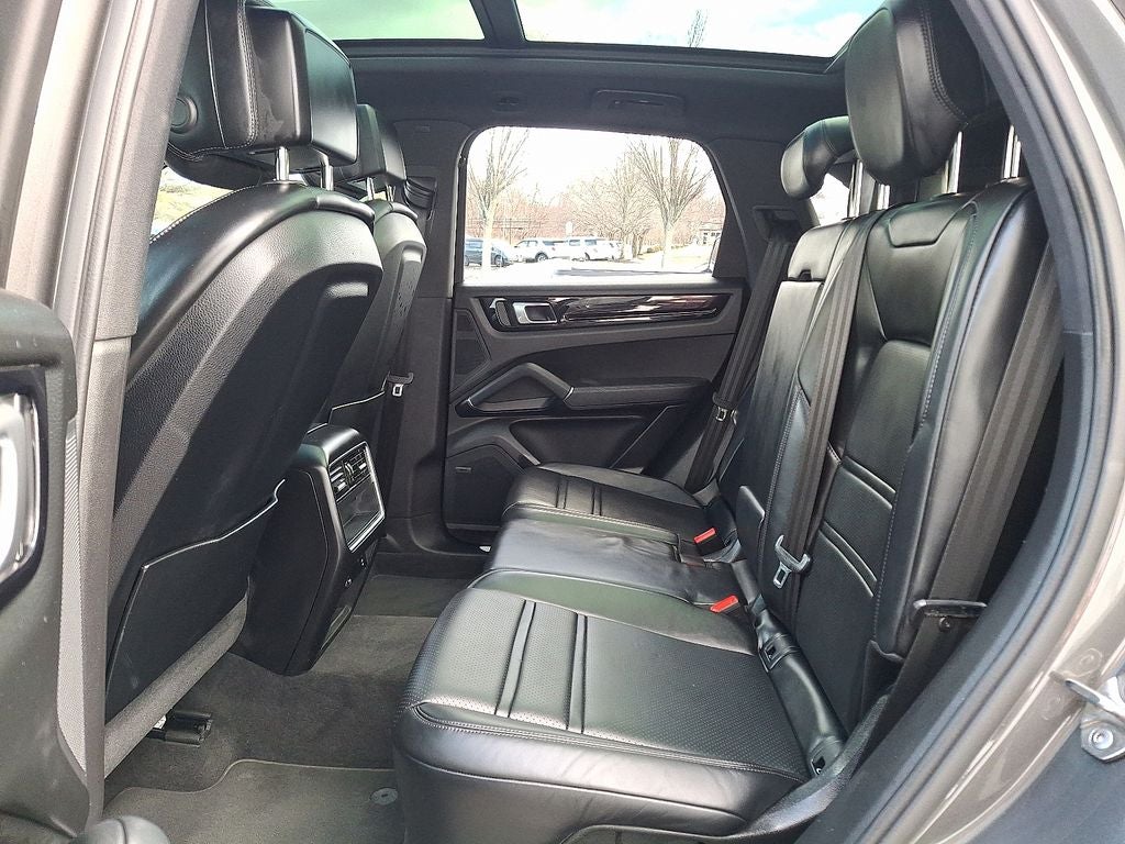 2023 Porsche Cayenne Base
