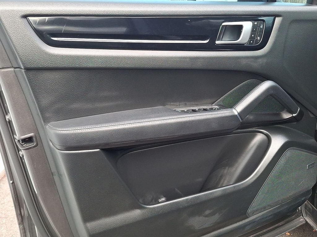 2023 Porsche Cayenne Base