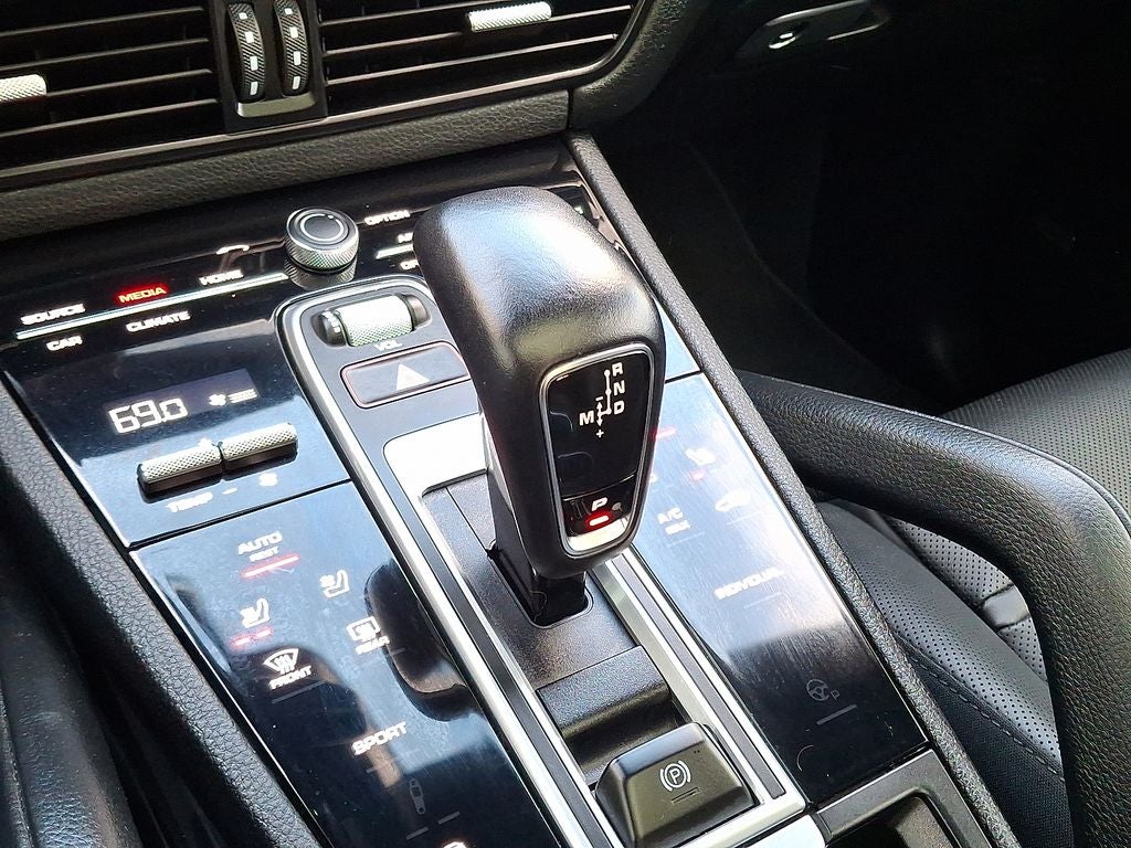 2023 Porsche Cayenne Base