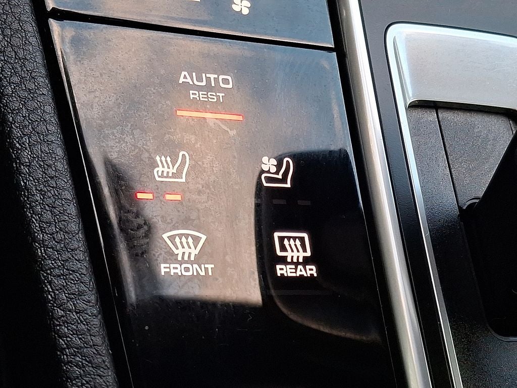 2023 Porsche Cayenne Base