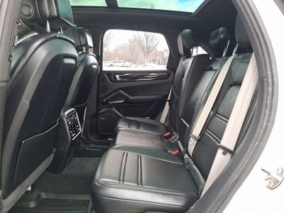 2023 Porsche Cayenne Platinum Edition