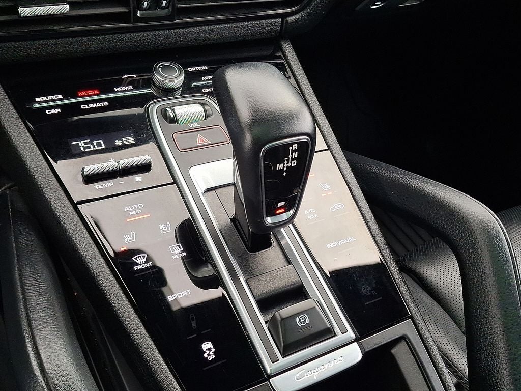 2023 Porsche Cayenne Platinum Edition