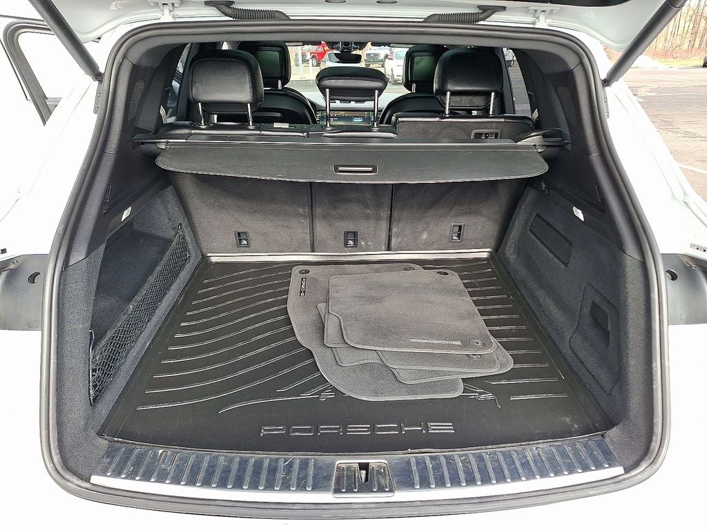 2023 Porsche Cayenne Platinum Edition