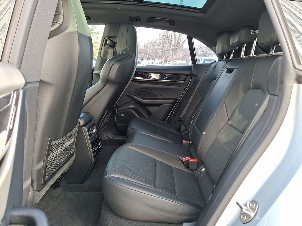 2025 Porsche Macan Electric 4