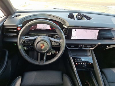 2025 Porsche Macan Electric 4