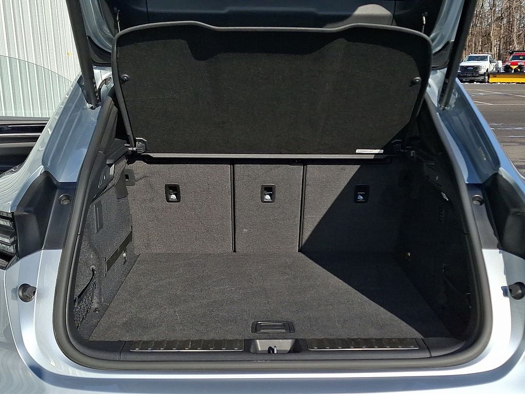 2025 Porsche Macan Electric 4