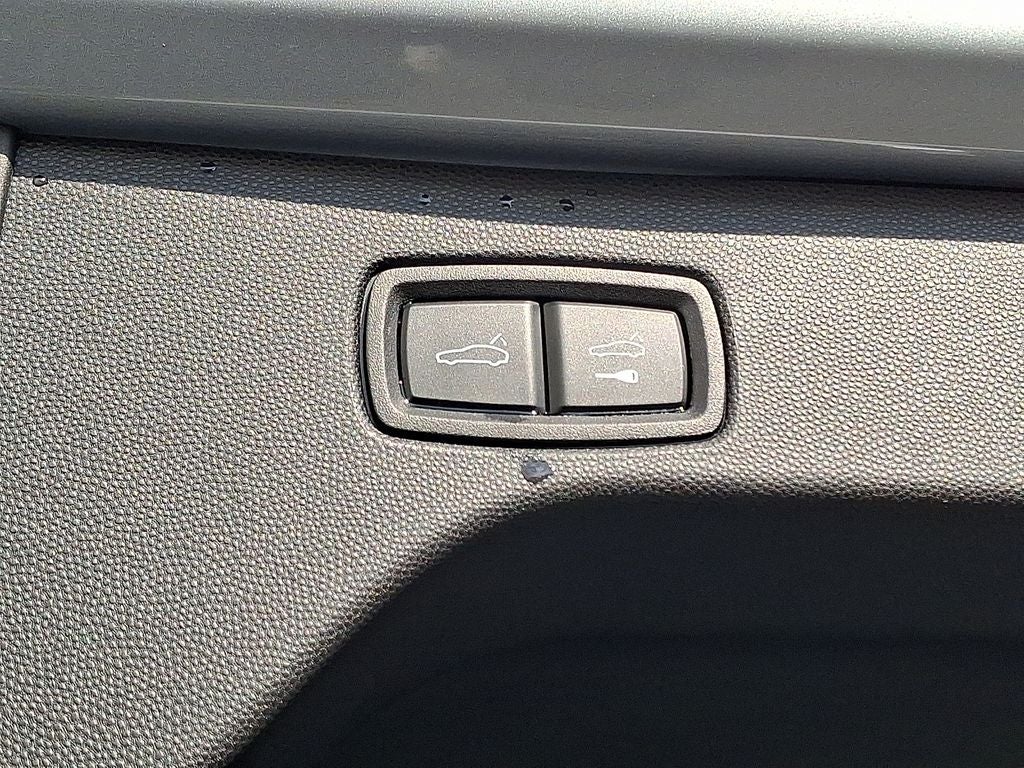 2025 Porsche Macan Electric 4