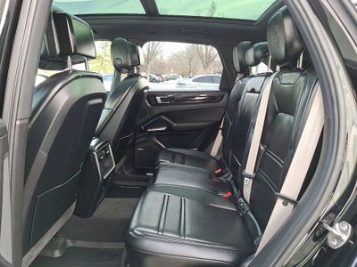 2023 Porsche Cayenne E-Hybrid Platinum Edition