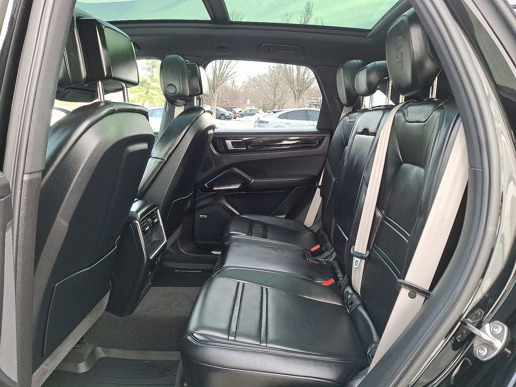 2023 Porsche Cayenne E-Hybrid Platinum Edition