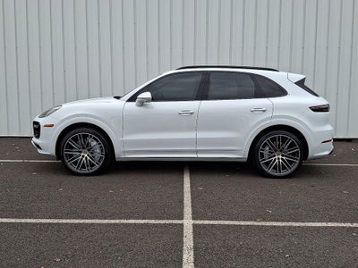 2023 Porsche Cayenne Turbo