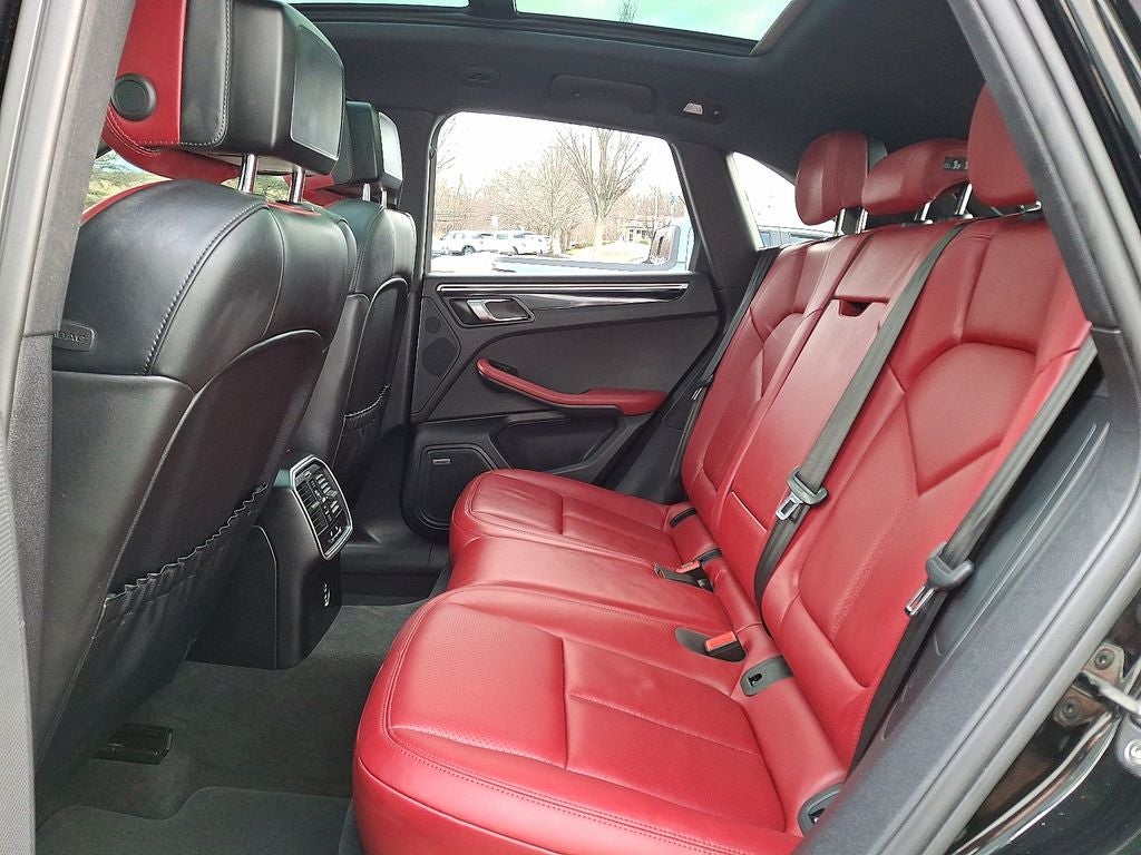 2022 Porsche Macan S