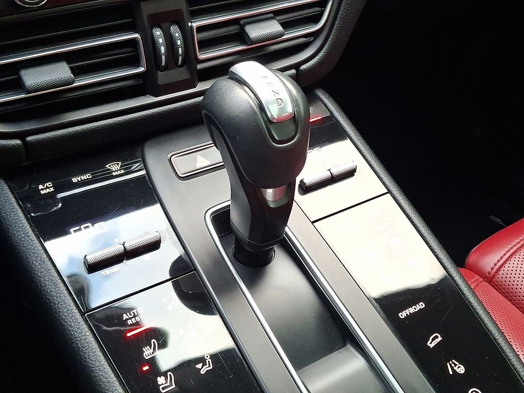 2022 Porsche Macan S