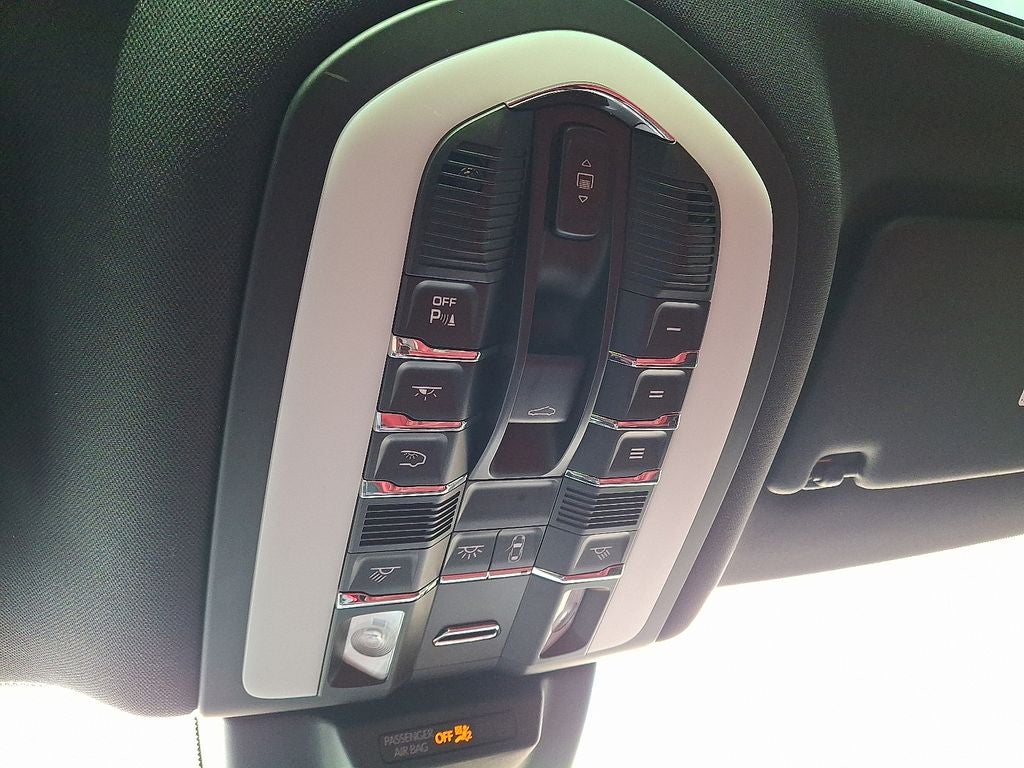 2022 Porsche Macan S