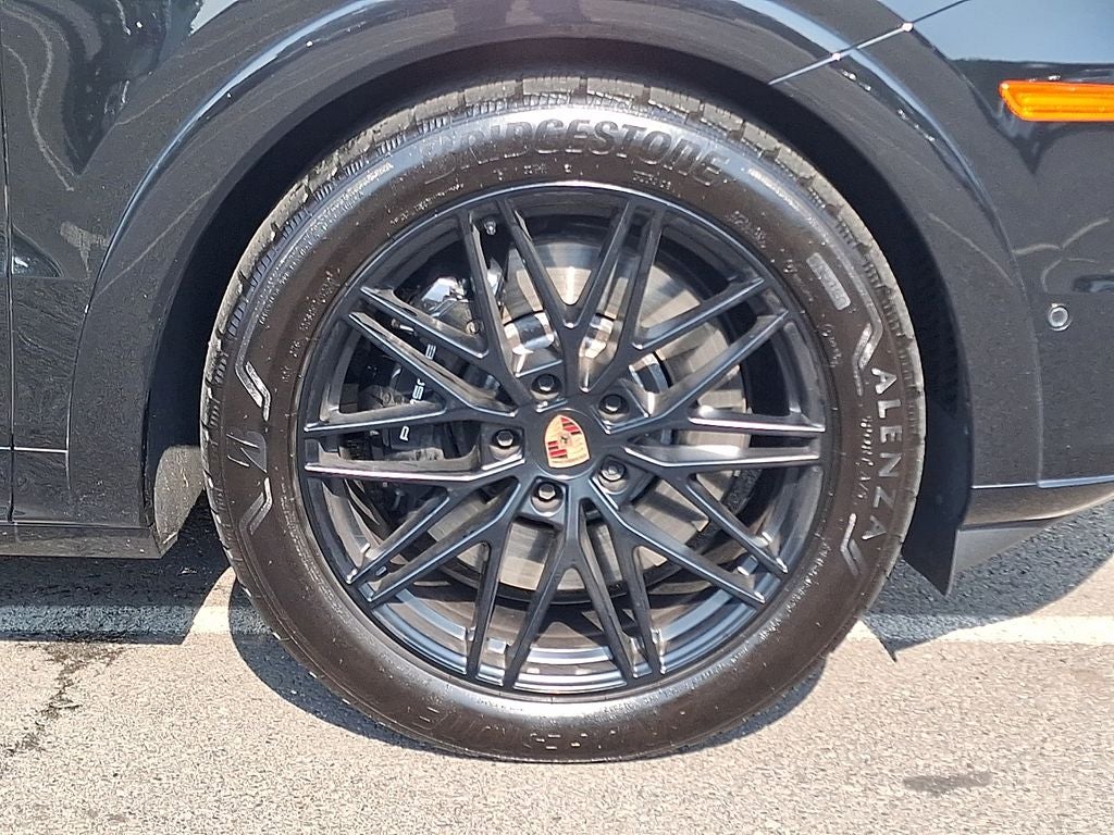2025 Porsche Cayenne GTS
