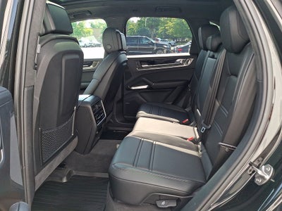 2025 Porsche Cayenne GTS