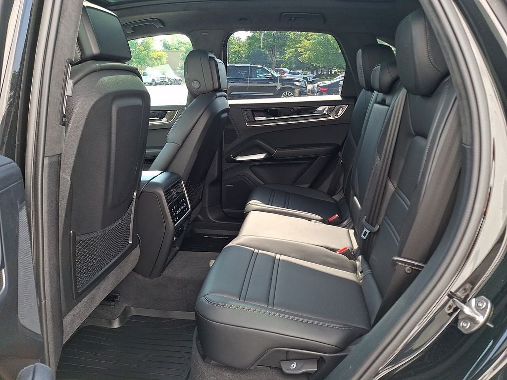 2025 Porsche Cayenne GTS