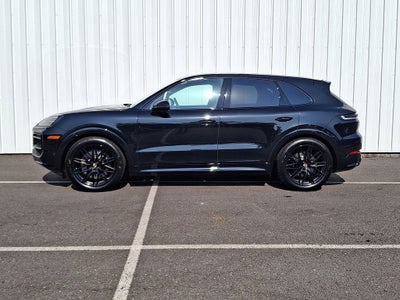 2025 Porsche Cayenne GTS