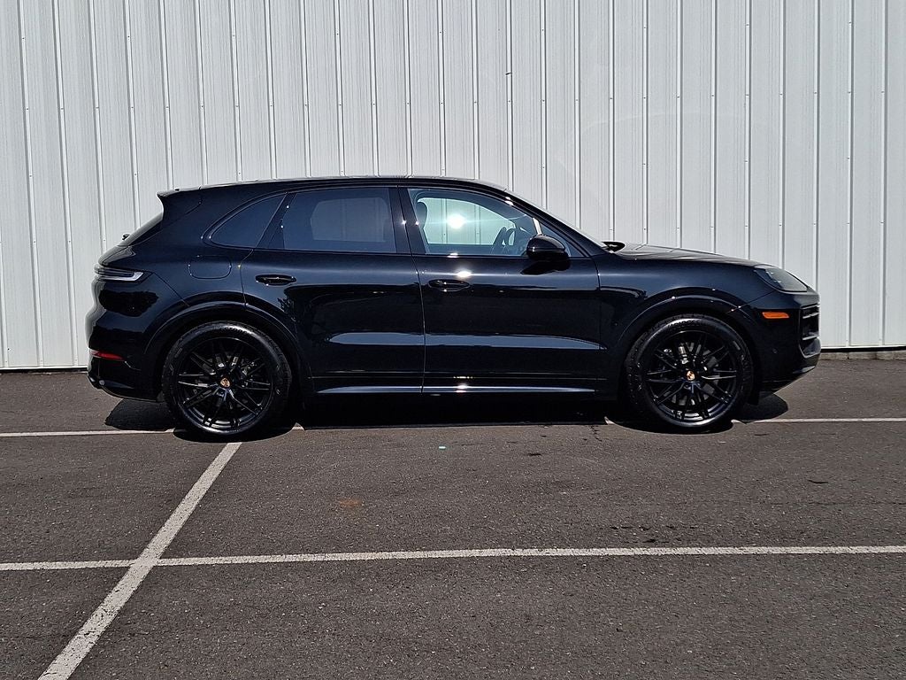 2025 Porsche Cayenne GTS
