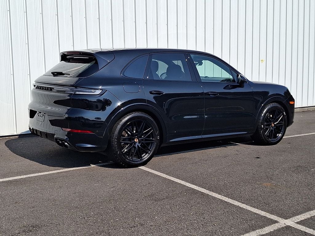 2025 Porsche Cayenne GTS